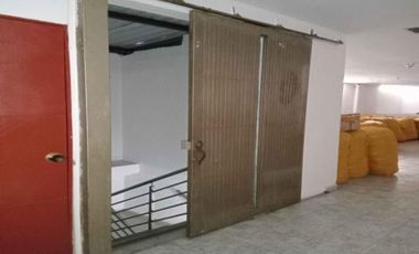 edificio en arriendo en las vegas. Cod A9335504