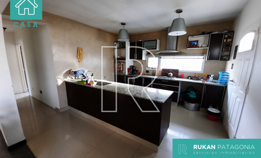 #VentaRUKAN | Casa 2 Habitaciones | Barrio COSTA DEL SOL | Calle CAROL ENGLISH | Caleta Olivia.- (APTA CREDITO HIPOTECARIO)