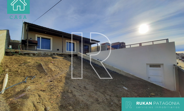 #VentaRUKAN | Casa 2 Habitaciones | Barrio COSTA DEL SOL | Calle CAROL ENGLISH | Caleta Olivia.- (APTA CREDITO HIPOTECARIO)