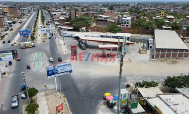 !Oportunidad única en Piura! 🏡

Vendo terreno en la exclusiva urbanización Jardines CORPIURA , ¡muy cerca de la concurrida Av. Chulucanas! 🚗

✅ 14