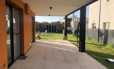 Casa en venta en Berazategui Este