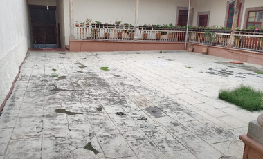 CASA COLONIAL EN EL CENTRO DE PÁTZCUARO, MICHOACAN, PLAZA VASCO DE QUIROGA