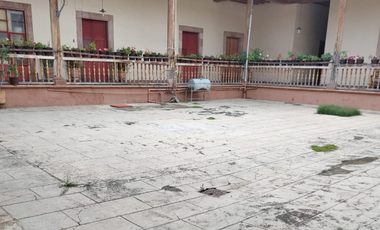 CASA COLONIAL EN EL CENTRO DE PÁTZCUARO, MICHOACAN, PLAZA VASCO DE QUIROGA