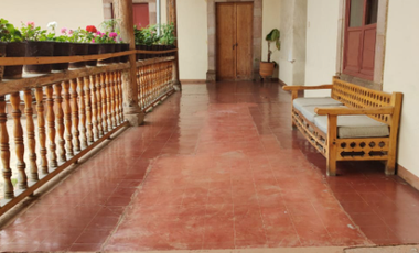 CASA COLONIAL EN EL CENTRO DE PÁTZCUARO, MICHOACAN, PLAZA VASCO DE QUIROGA