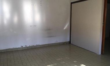 Chalet en esquina de 3 ambientes con dependencia en Catamarca y  Rawson