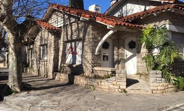 Chalet en esquina de 3 ambientes con dependencia en Catamarca y  Rawson
