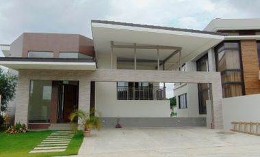 Newly Built 3-Storey House in Guadalupe, Cebu City w/ S Pool
