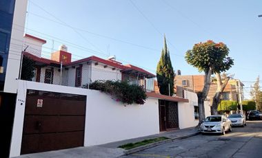 Venta de casa grande en la Chapultepec  Norte