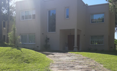 COSTA ESMERALDA - RESIDENCIAL I 404 - ALQUILER