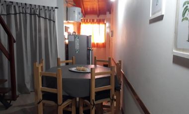 Departamento al frente de de cuatro ambientes con cochera ubicado sobre la calle Chiozza a tan solo una cuadra del mar.