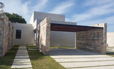 Casa en Venta con Piscina y frente de playa en Km 15, Cd. del Carmen