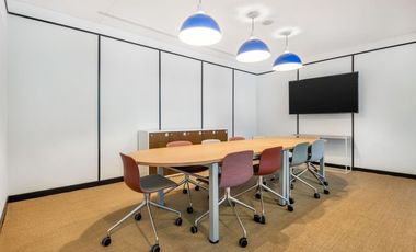 All-inclusive access to professional office space for 4 persons in Signature Revenue Tower