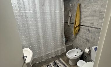 Venta Impecable 2 Amb C/Coch. Lanús O.