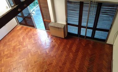 CASA EN VENTA EN MORON - 4 AMBIENTES