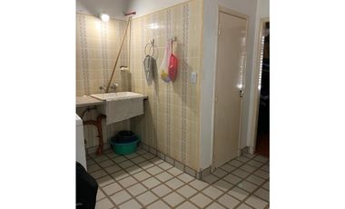 OPORTUNIDAD  chalet de 4 amb con escritorio con garage doble mas chalet de 2 amb