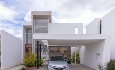 Casa NUEVa en VENTA al NORTE de Aguascalientes- DELLA Terra Residencial.