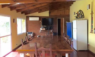 Venta casa 5 ambientes 3 dormitorios piscina cochera en Castelar