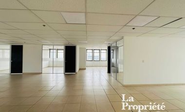 oficina en arriendo en centro internacional. Cod A206
