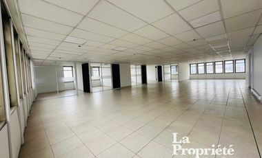 oficina en arriendo en centro internacional. Cod A206