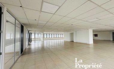 oficina en arriendo en centro internacional. Cod A206