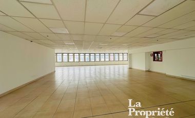 oficina en arriendo en centro internacional. Cod A206