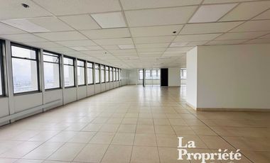 oficina en arriendo en centro internacional. Cod A206