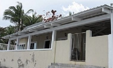 - S O L D -    BEACHFRONT HOUSE WITH GREAT VIEW OF APO ISLAND