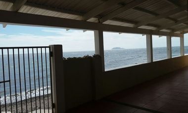 - S O L D -    BEACHFRONT HOUSE WITH GREAT VIEW OF APO ISLAND