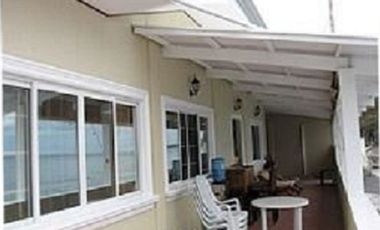- S O L D -    BEACHFRONT HOUSE WITH GREAT VIEW OF APO ISLAND