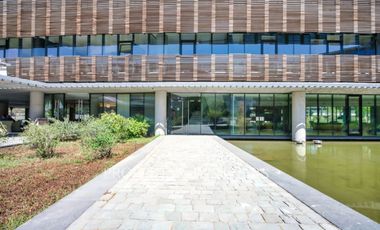 Moderna oficina nueva en Santa Maria de Manquehue (UF0,52 x mt2)