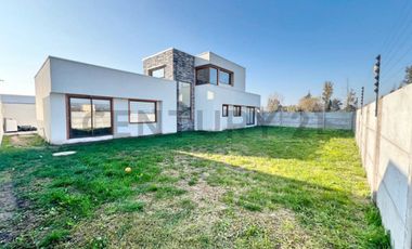 Casa Mediterránea en Venta, 4D - 4B, El Monte, Talagante