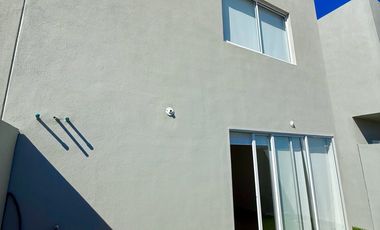 SUR EN CANTELLI RESIDENCIAL MODELO ESCARLATA TRES RECAMARAS