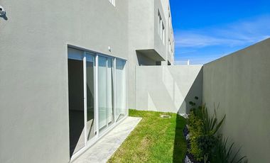 SUR EN CANTELLI RESIDENCIAL MODELO ESCARLATA TRES RECAMARAS