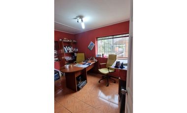 SE VENDE CASA EDIFICIO DE 4 PISOS UBICADO EN CERRO RAMADITAS