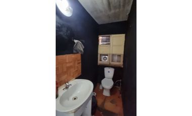 SE VENDE CASA EDIFICIO DE 4 PISOS UBICADO EN CERRO RAMADITAS