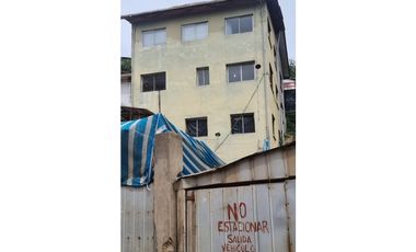 SE VENDE CASA EDIFICIO DE 4 PISOS UBICADO EN CERRO RAMADITAS