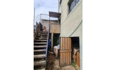 SE VENDE CASA EDIFICIO DE 4 PISOS UBICADO EN CERRO RAMADITAS