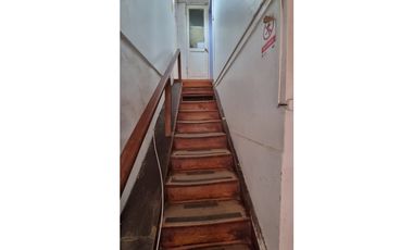 SE VENDE CASA EDIFICIO DE 4 PISOS UBICADO EN CERRO RAMADITAS
