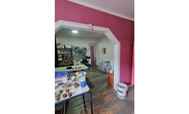 SE VENDE CASA EDIFICIO DE 4 PISOS UBICADO EN CERRO RAMADITAS