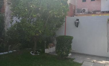Casa de tres ambientes en venta en Haedo Sur