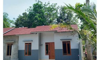 Rumah Baru Siap Huni, dalam Cluster Perum Asri di Prambanan