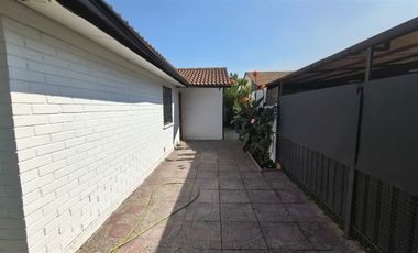 Casa en arriendo de 2 dorm. en La Florida