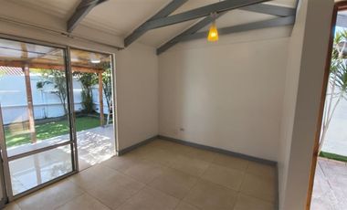 Casa en arriendo de 2 dorm. en La Florida