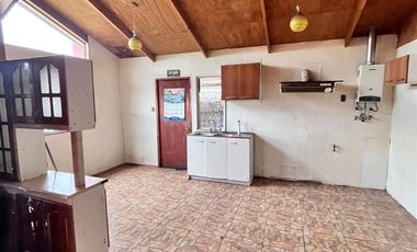 Amplia y acogedora Casa con 2 Deptos, en venta en Coihaique