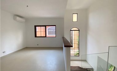 SE VENDE CASA EN COSTA SUR -