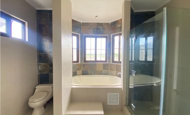 SE VENDE CASA EN COSTA SUR -