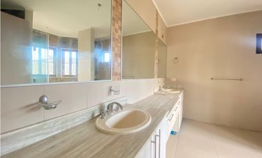 SE VENDE CASA EN COSTA SUR -