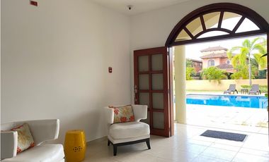 SE VENDE CASA EN COSTA SUR -