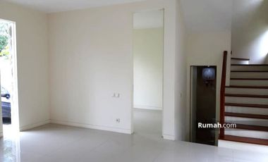 Rumah minimalis 2lt dalam perumahan elit dg one gate sistem security 24 jam seputaran jl Wates km9