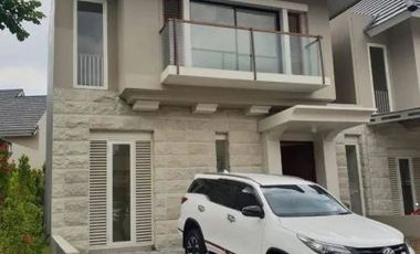 Rumah minimalis 2lt dalam perumahan elit dg one gate sistem security 24 jam seputaran jl Wates km9
